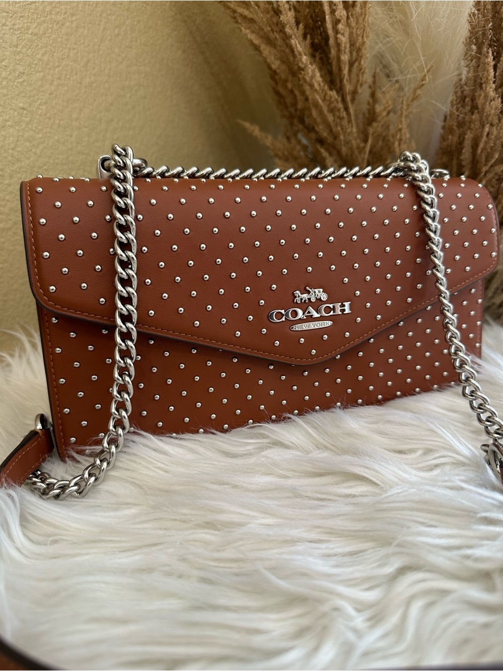 Coach Klare Envelope Crossbody Bag
With Rivets - Picture 2 of 16
